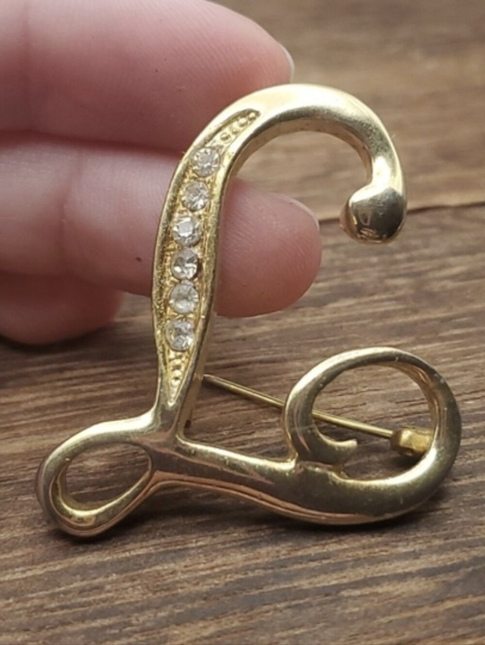 Cursive calligraphy initial L customized gift idea brooch vintage